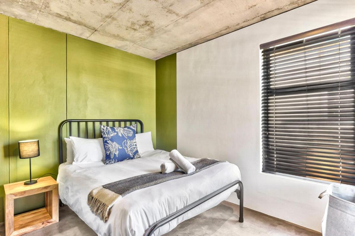 Unique With Work From Space! Apartment